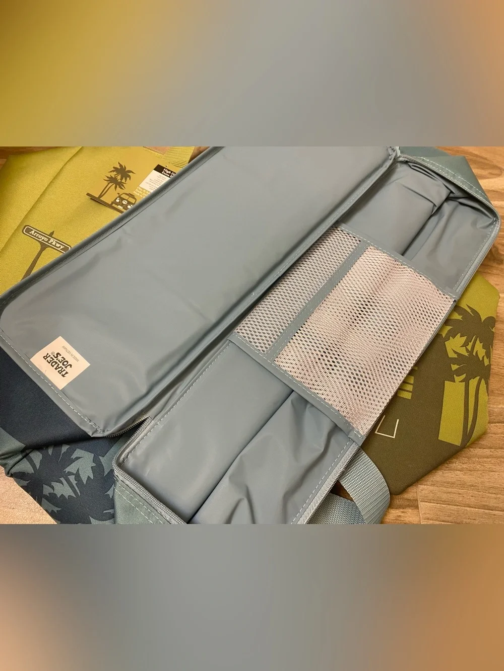 Trader Joe’s ❤️(2) Insulated Bag Shopping Reusable Cooler Large 8 Gallon  NWT